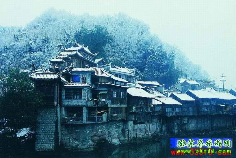 長沙往返A8線：鳳凰古城、梵凈山、德夯苗寨汽車三日游