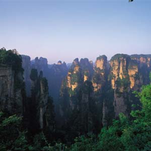 喜樂(lè)C線：（魅力湘西）鳳凰古城、天子山、寶峰湖純玩四日游