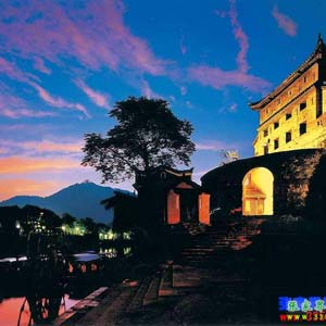 喜樂L線：天門山、張家界、袁家界、猛洞河、鳳凰古城超經典五日游