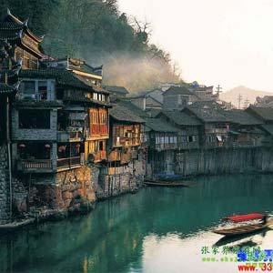 【長(zhǎng)沙往返路線1】張家界、鳳凰古城、天子山、黃龍洞三晚四日游