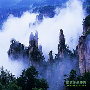 武漢往返：張家界、鳳凰古城、韶山六日游，每周一、周四發(fā)團(tuán)